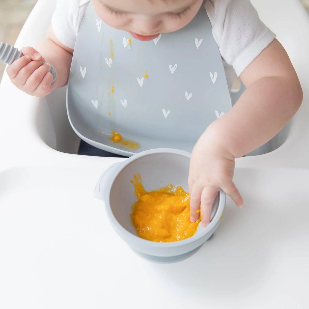 Hearts Silicone Baby Bib 6-24 mos | XOXO Collection | Bumkins