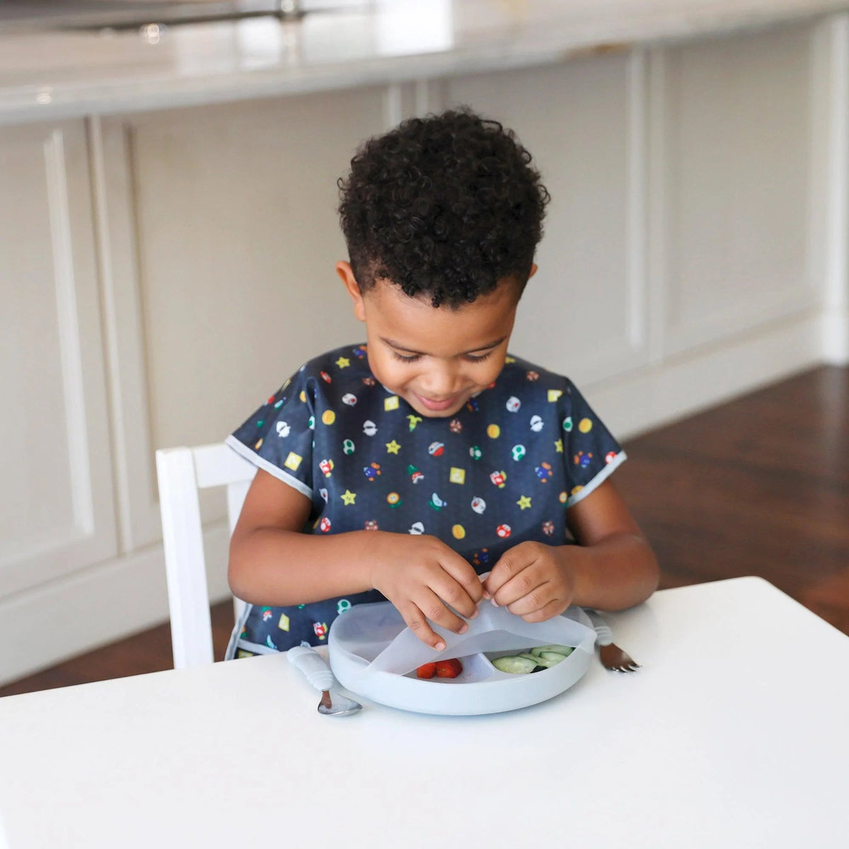 Short Sleeved Bib Ft. Waterproof Super Mario Fabric | Bumkins