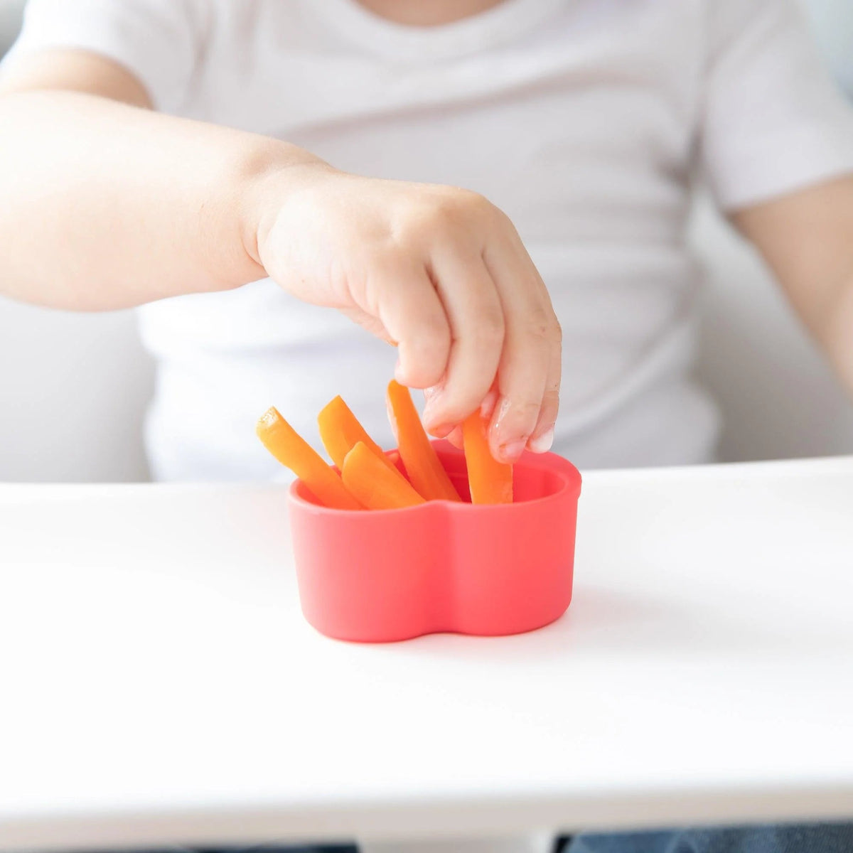 Fun Silicone Dipping Sauce Cups That Clip to Plates + Dishes | Bumkins