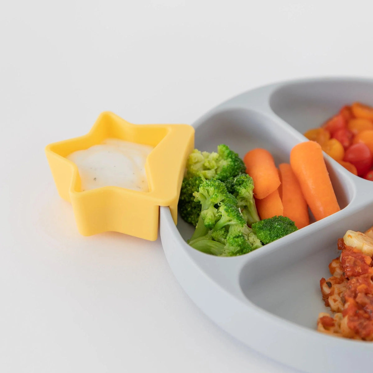 Fun Silicone Dipping Sauce Cups That Clip to Plates + Dishes | Bumkins