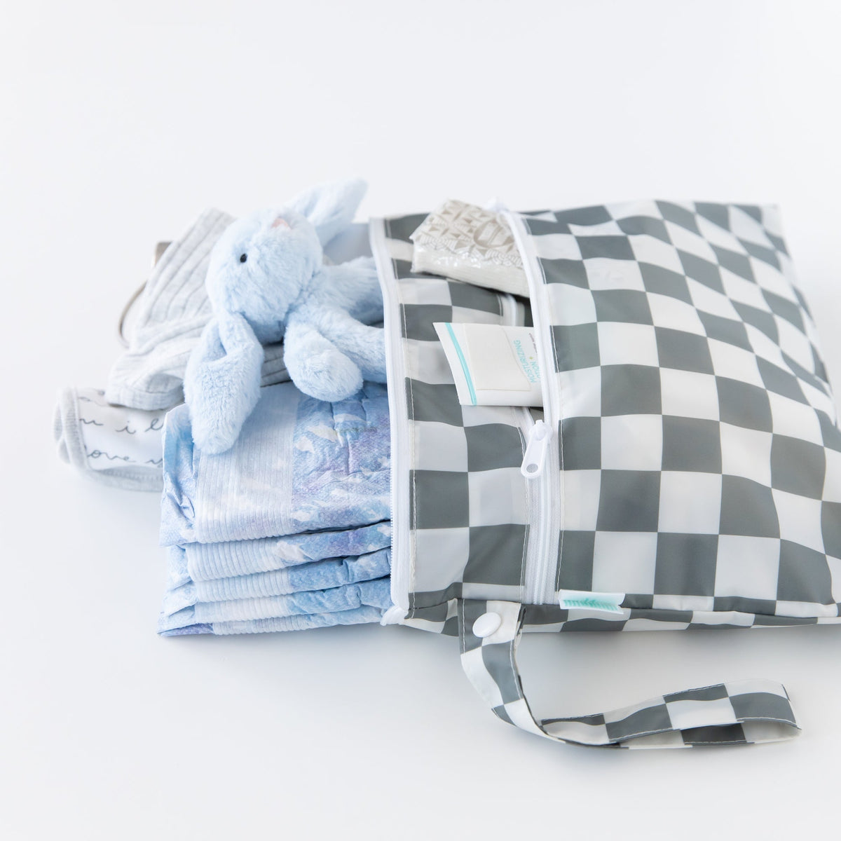 Wet/Dry Clutch: Charcoal Check | Bumkins