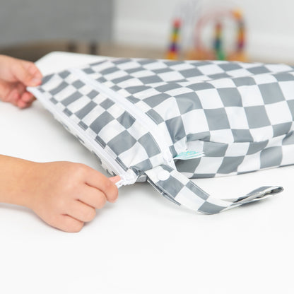 Wet/Dry Bag: Charcoal Check | Bumkins