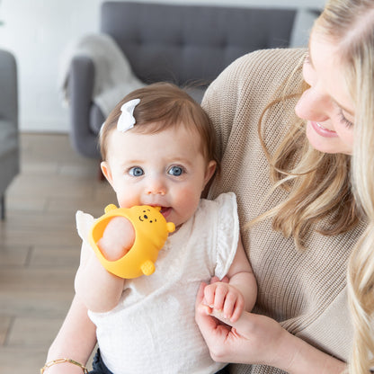 Silicone Un-Droppable Mitt Teether: Winnie the Pooh | Bumkins