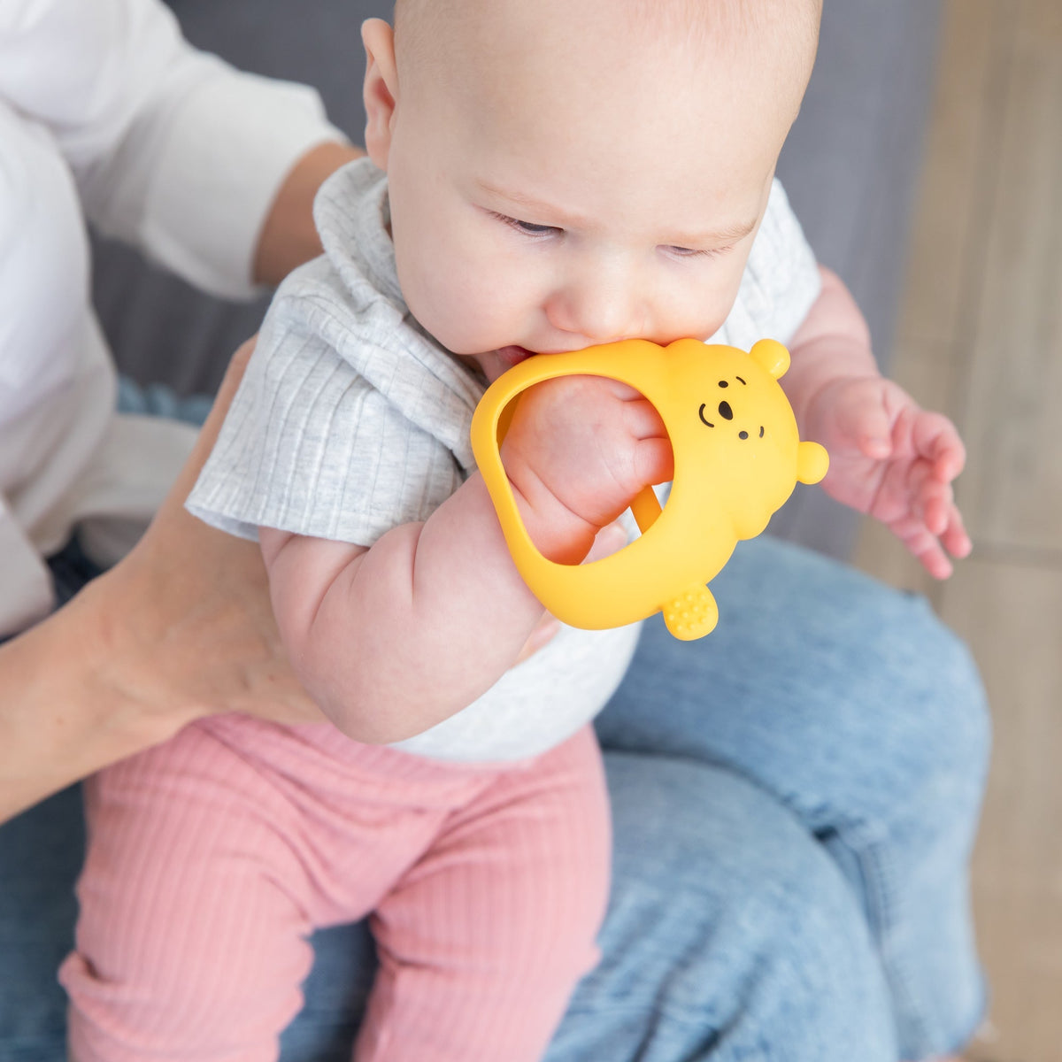 Silicone Un-Droppable Mitt Teether: Winnie the Pooh | Bumkins