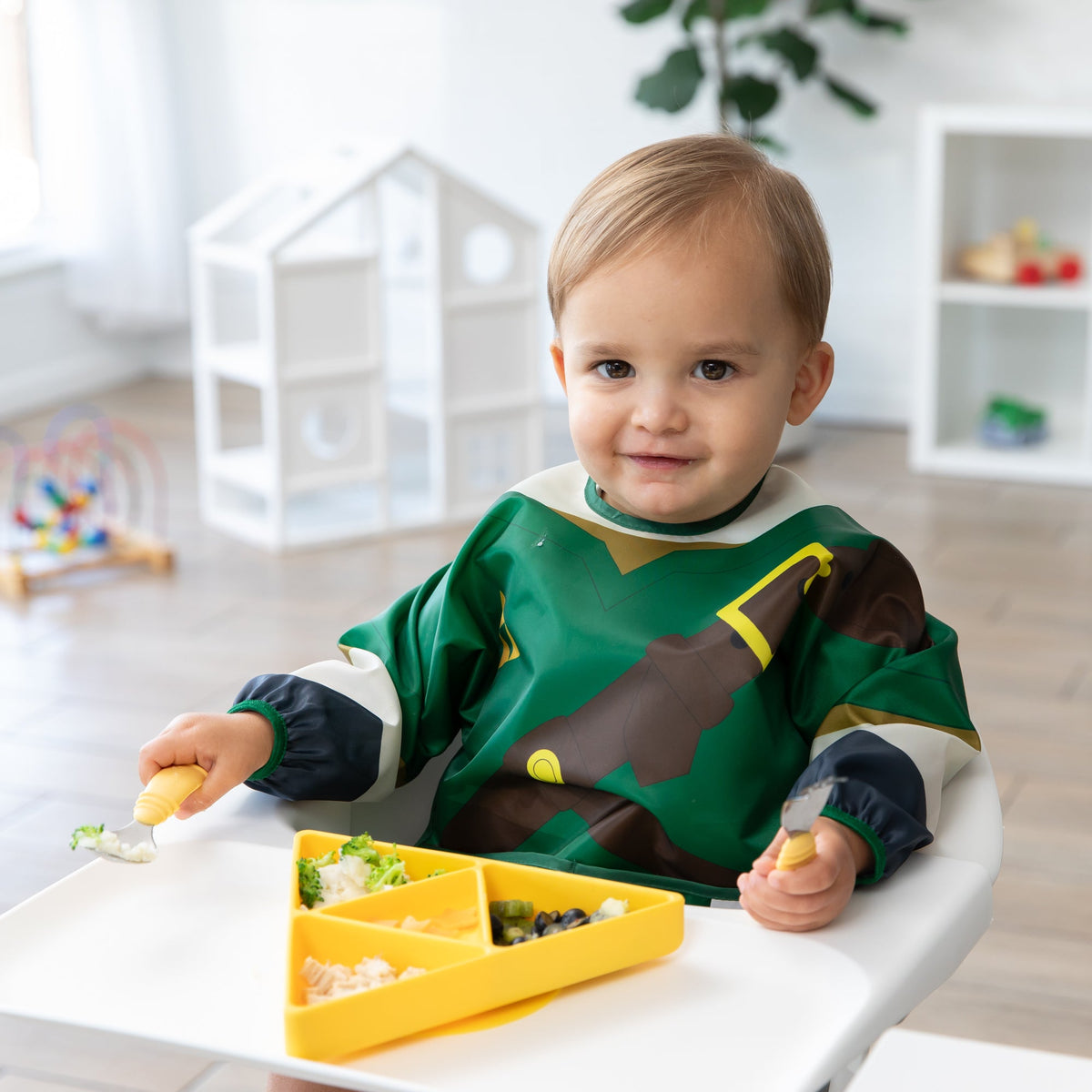 Nintendo Silicone Grip Dish: Zelda™ Triforce | Bumkins