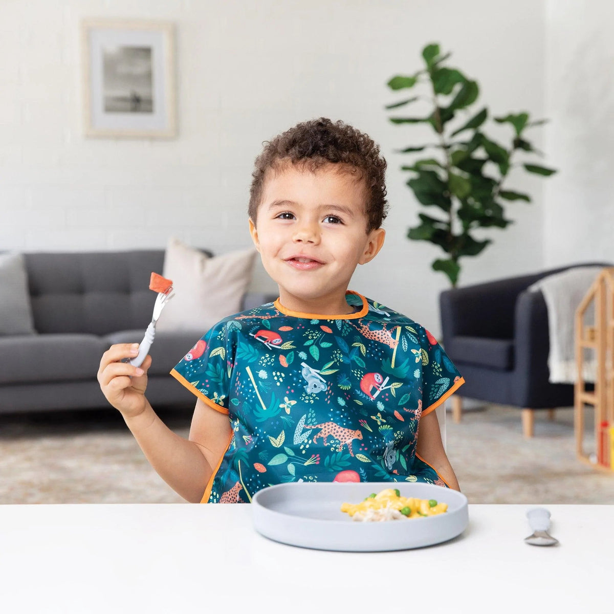 Silicone Suction Cup Learner Plate For Older Kids in Grey | Bumkins